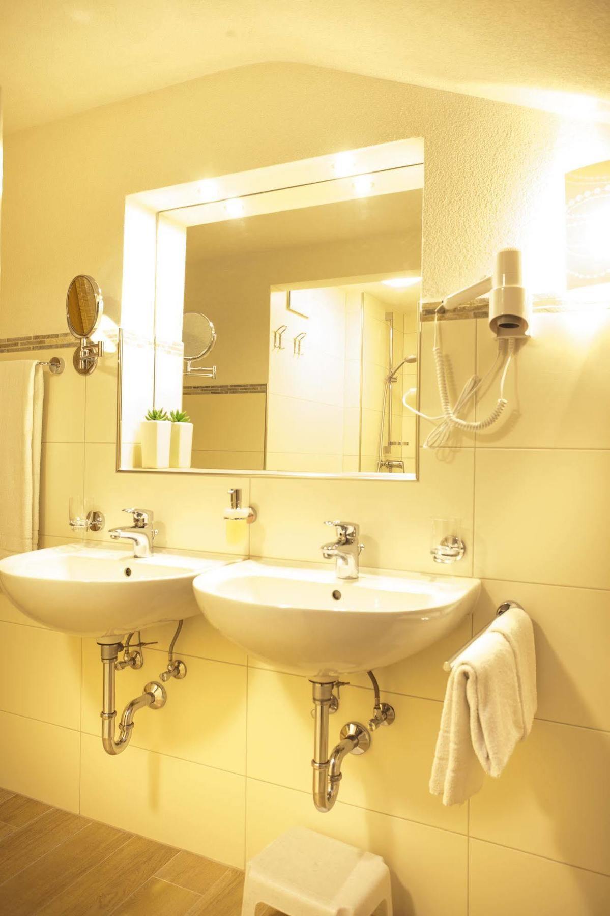 Apartahotel Alpenhof Waengle 3*